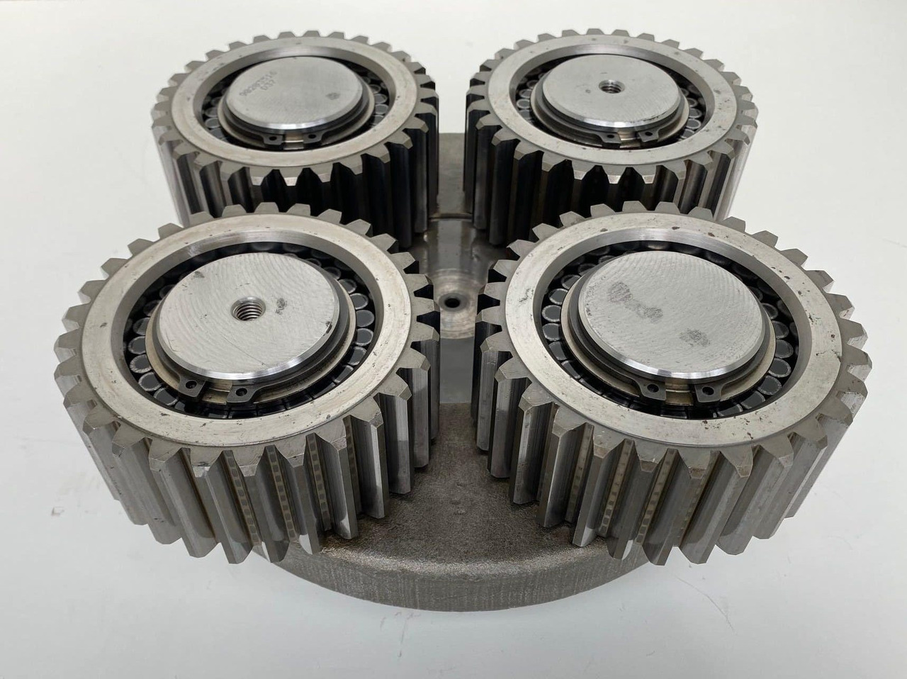 Liebherr Planetenträger ID-Nr.90203516 mit Planetenrad ID-Nr.90203494. Typ:FAT400G546. PR71605LGP-1823. PR716LGP-1423. PR716XL-1422. - Moteur de translation pour Bulldozer: photos 2 Liebherr Planetenträger ID-Nr.90203516 mit Planetenrad ID-Nr.90203494. Typ:FAT400G546. PR71605LGP-1823. PR716LGP-1423. PR716XL-1422. - Moteur de translation pour Bulldozer: photos 2