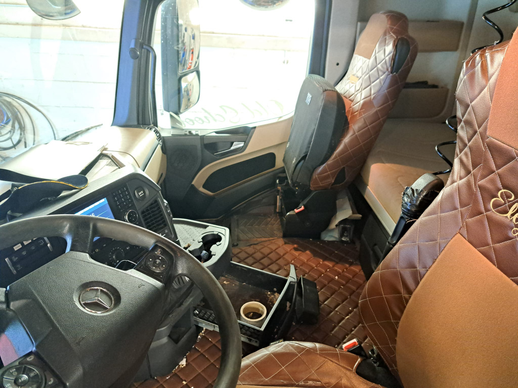 Châssis cabine Mercedes Benz Actros 2545 L 6x2  Motorschaden(Nr. 5785): photos 6 Châssis cabine Mercedes Benz Actros 2545 L 6x2  Motorschaden(Nr. 5785): photos 6