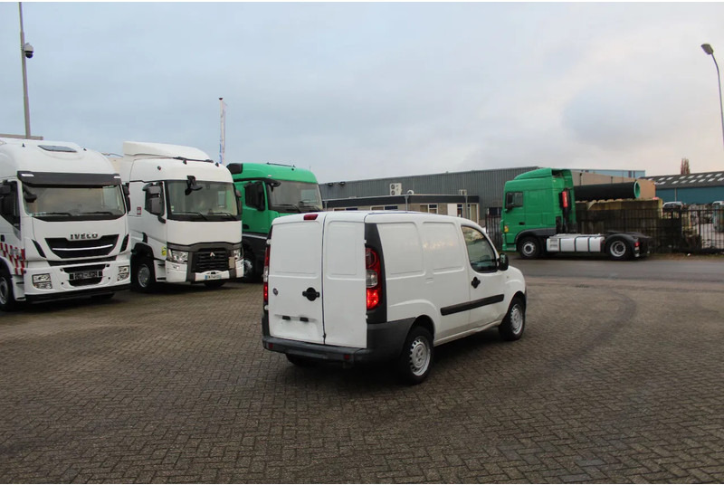 Fiat Doblò Cargo * manual * - Voiture: photos 4 Fiat Doblò Cargo * manual * - Voiture: photos 4