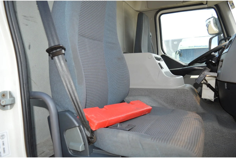 Photo d'intérieur 1: Camion frigorifique Volvo FE 260 * EURO5 * CARRIER SUPRA SILENT 950 MT * 4X2 *