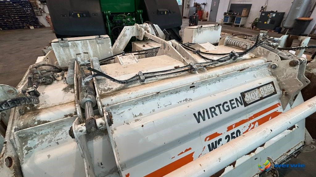 Wirtgen WS 250 - Travaux routiers: photos 5 Wirtgen WS 250 - Travaux routiers: photos 5