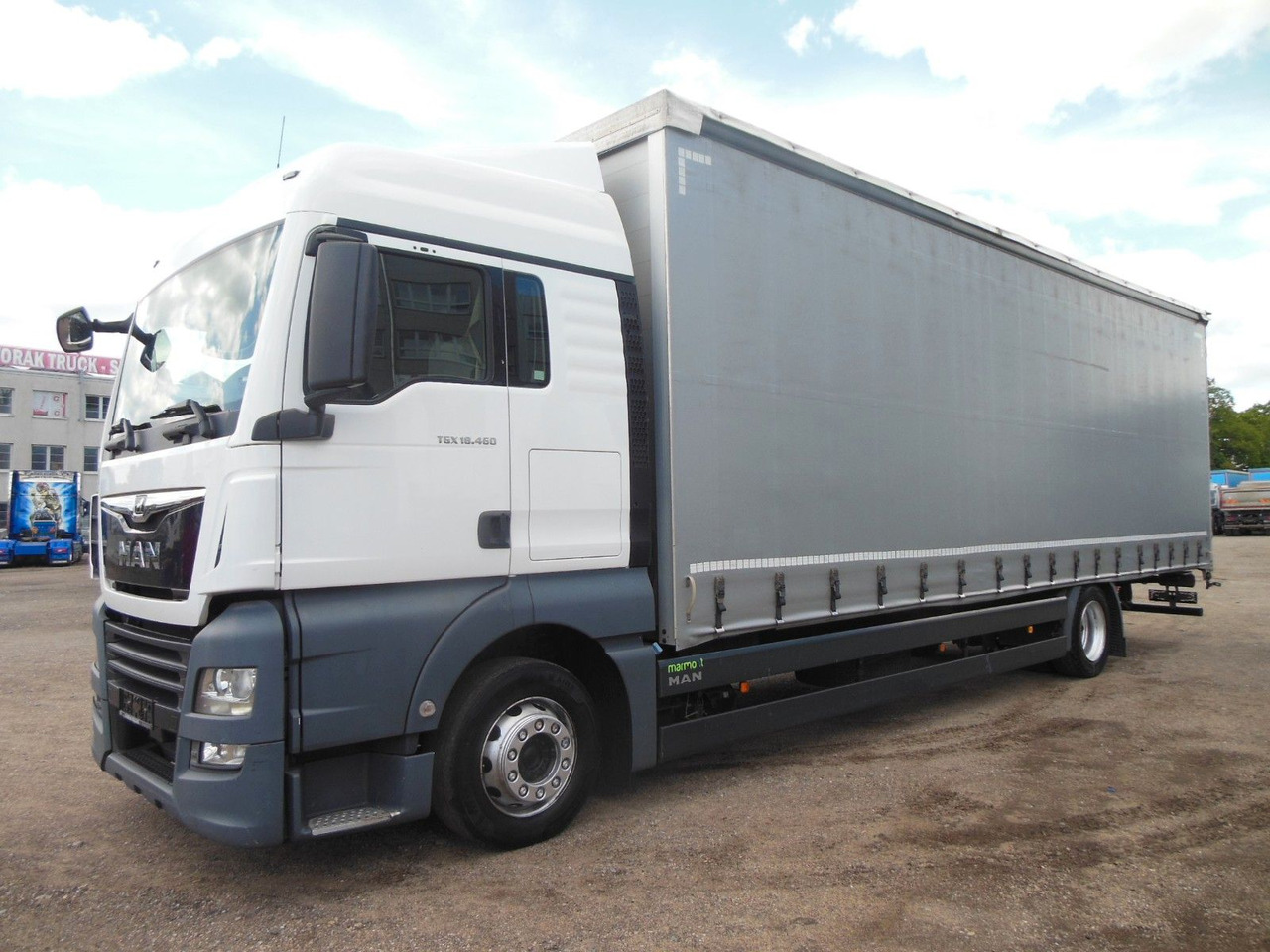 MAN TGX 18.460, XLX, VOLL LUFT, PRITSCHE 9,2M, TOP!! - Camion à rideaux coulissants: photos 1 MAN TGX 18.460, XLX, VOLL LUFT, PRITSCHE 9,2M, TOP!! - Camion à rideaux coulissants: photos 1