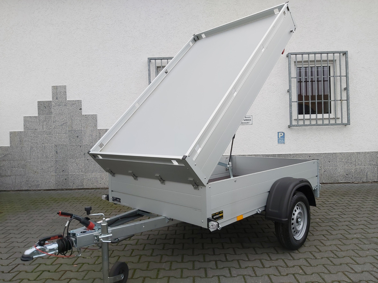 ALUBOXX Deckelanhänger GTB 750 HT 211x126x48 (XS) 750kg Winter Aktion - Remorque voiture: photos 1 ALUBOXX Deckelanhänger GTB 750 HT 211x126x48 (XS) 750kg Winter Aktion - Remorque voiture: photos 1