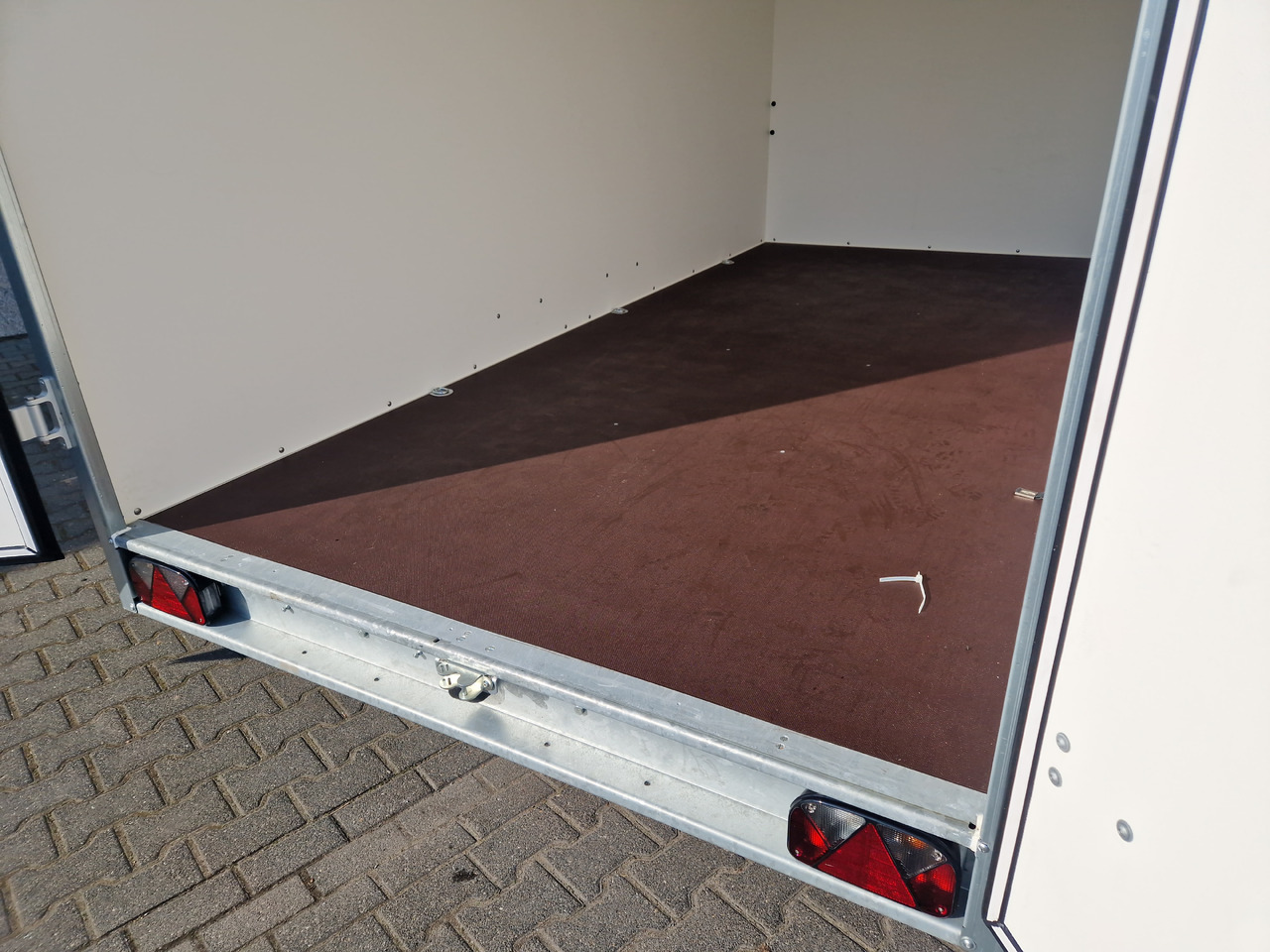 Remorque fourgon Böckmann Koffer KT 4018/27 H weiß 400x185x202cm (XL) 2700kg Modell 2024: photos 10
