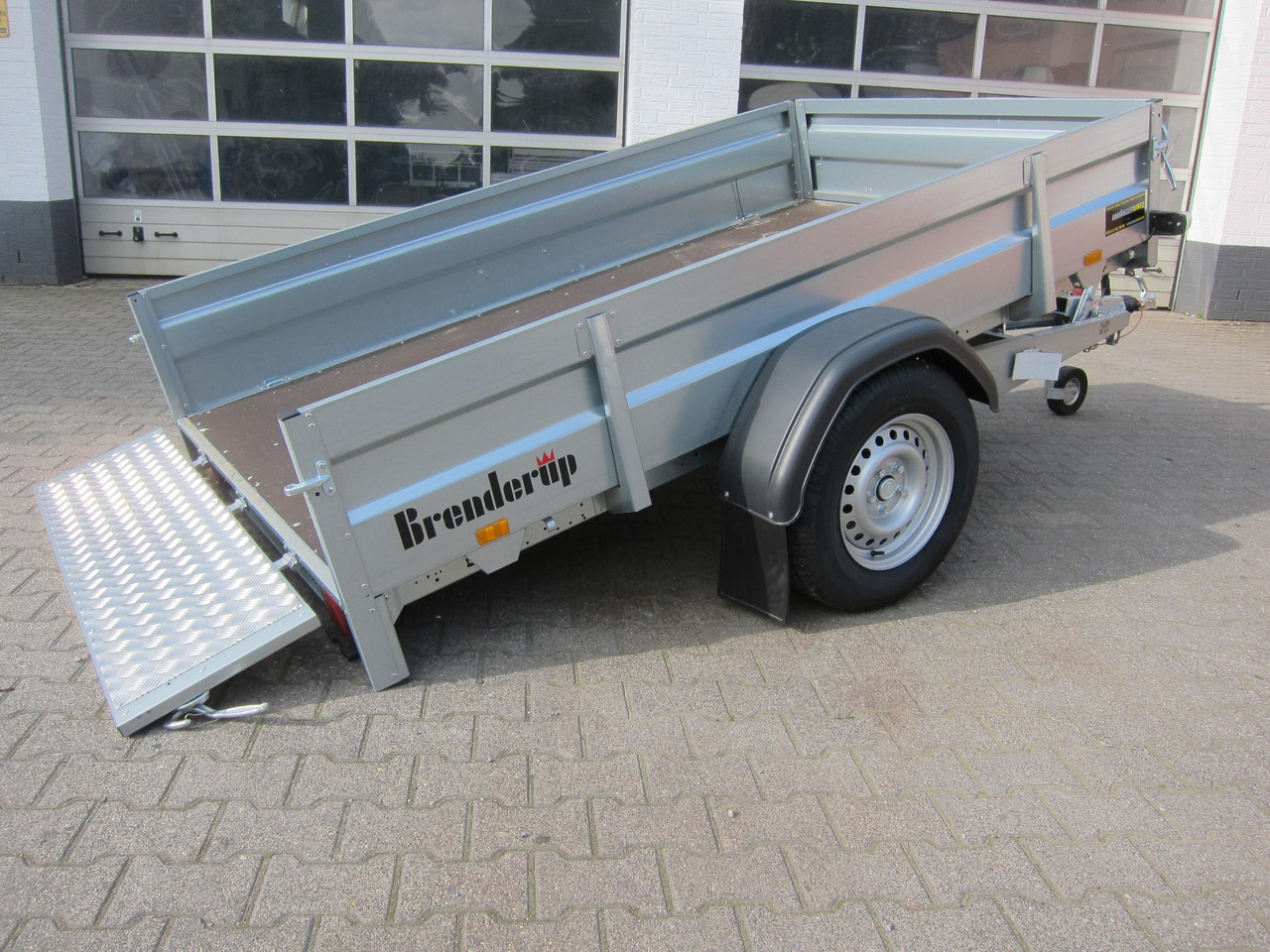 Brenderup 2260 WSB 258x153x40cm Stahl ankippbar Rampe extrabreit klappbare Vorderwand 1300kg - Remorque porte engin: photos 2 Brenderup 2260 WSB 258x153x40cm Stahl ankippbar Rampe extrabreit klappbare Vorderwand 1300kg - Remorque porte engin: photos 2