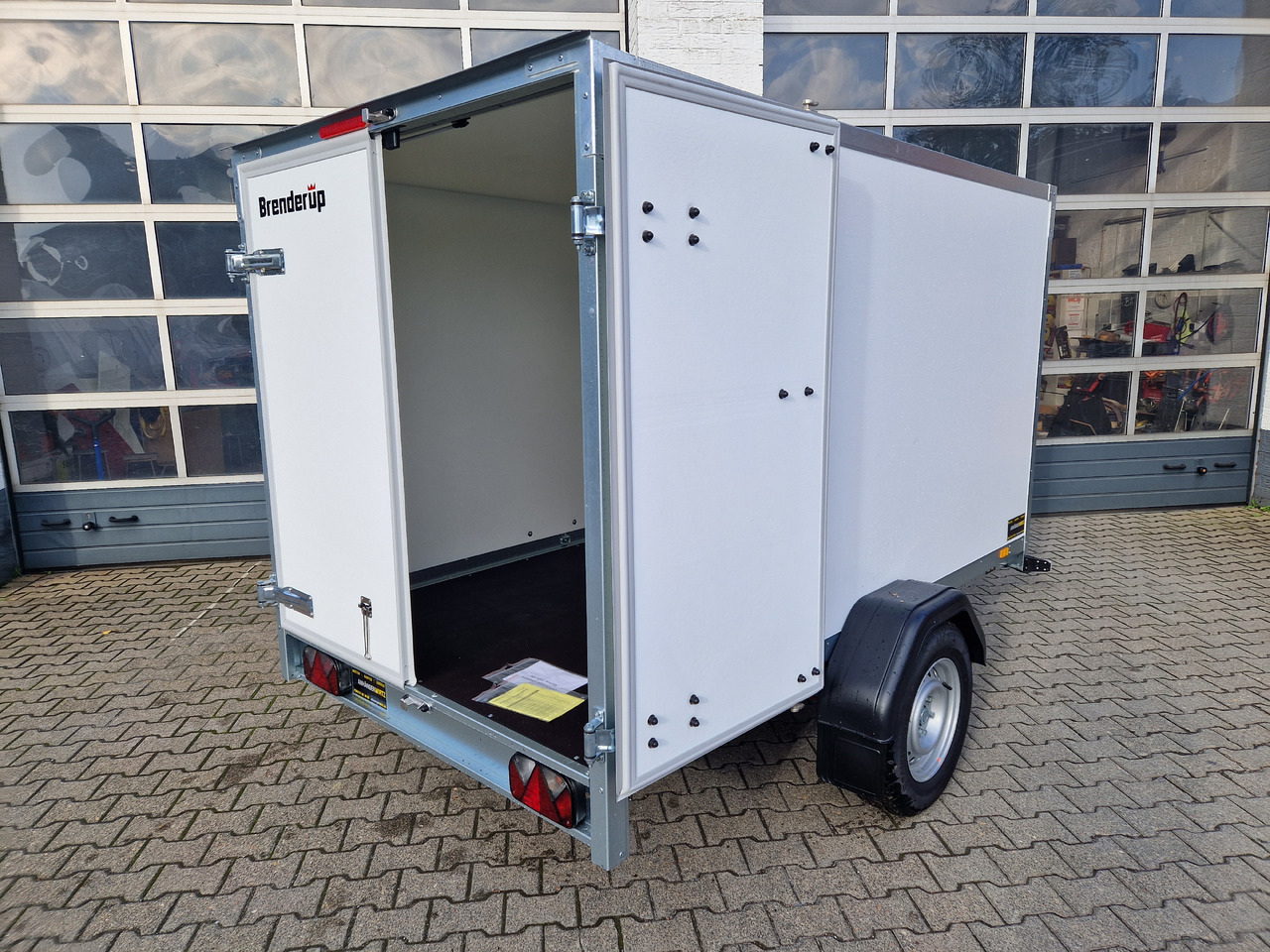 Remorque fourgon Brenderup Cargo Dynamic CD260 BD 260x155x150cm niedrig Hecktüren (S) 1300kg: photos 9 Remorque fourgon Brenderup Cargo Dynamic CD260 BD 260x155x150cm niedrig Hecktüren (S) 1300kg: photos 9
