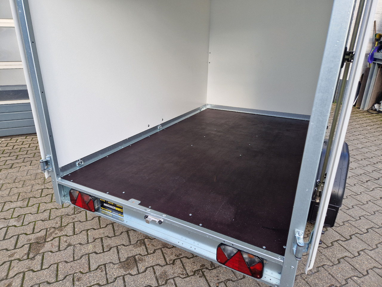 Remorque fourgon Brenderup Cargo Dynamic CD260 BD 260x155x150cm niedrig Hecktüren (S) 1300kg: photos 11 Remorque fourgon Brenderup Cargo Dynamic CD260 BD 260x155x150cm niedrig Hecktüren (S) 1300kg: photos 11