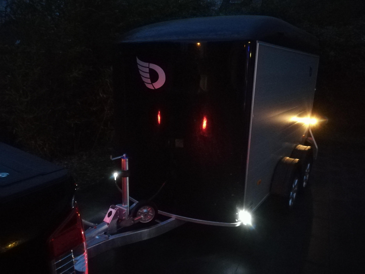 Cargo Roadster 500 312x167x199cm Alu Poly black Seitentür 100km/H Pullman 2000kg Sommer Aktion 2025 - Remorque fourgon: photos 2 Cargo Roadster 500 312x167x199cm Alu Poly black Seitentür 100km/H Pullman 2000kg Sommer Aktion 2025 - Remorque fourgon: photos 2