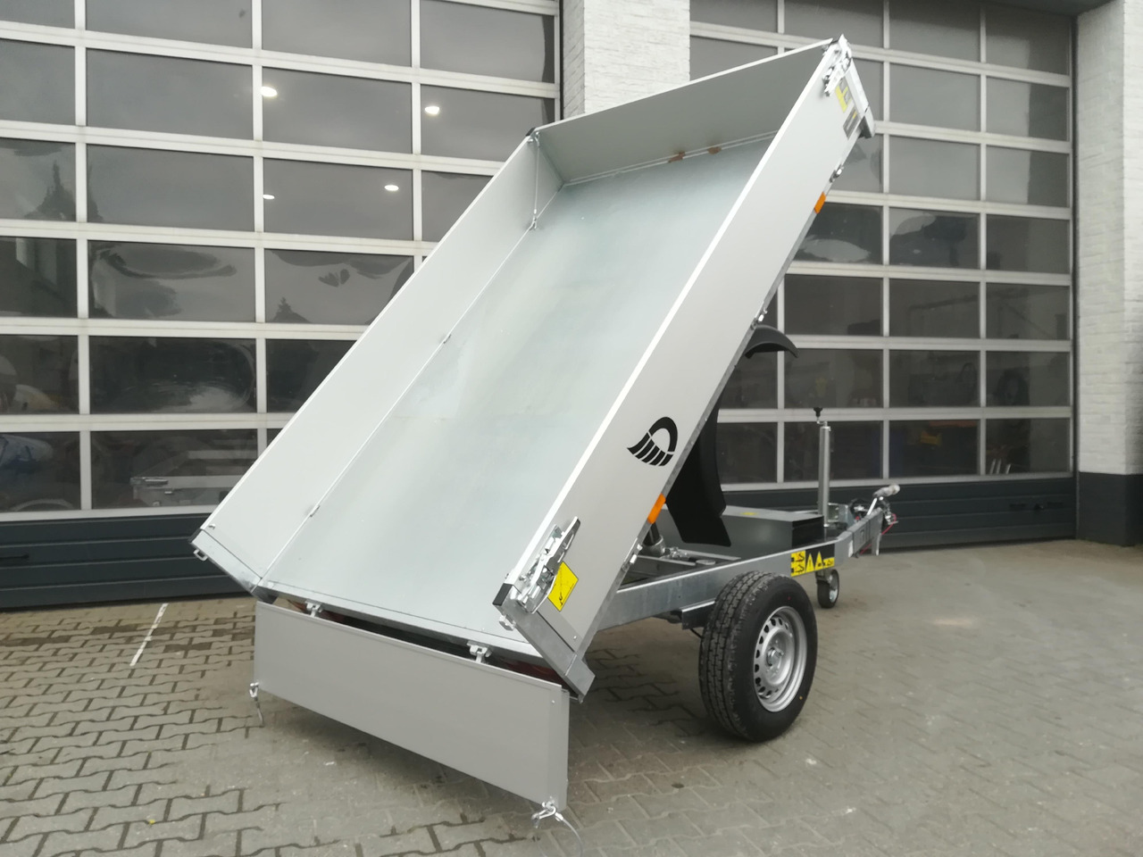 Cheval Liberte Debon Kipper PW 0 Lux Elektro 250x155x30cm 1500kg Januar Online Aktion - Remorque benne: photos 4 Cheval Liberte Debon Kipper PW 0 Lux Elektro 250x155x30cm 1500kg Januar Online Aktion - Remorque benne: photos 4