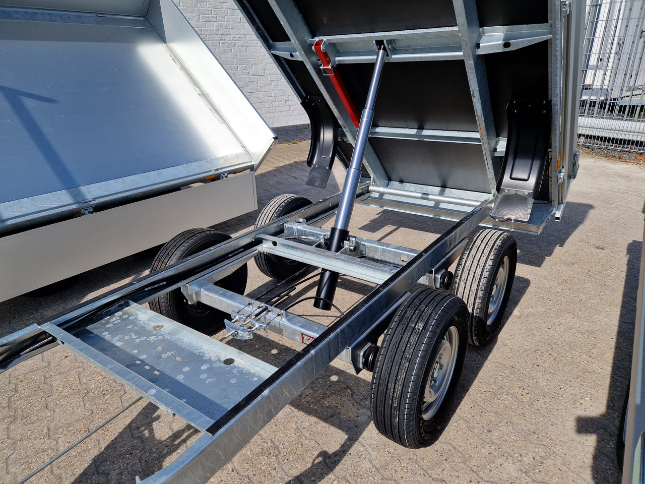 Cheval Liberte Debon Kipper PW 1.2 20 ECO 306x155x30cm 2000kg Modell 2024 - Remorque benne: photos 4 Cheval Liberte Debon Kipper PW 1.2 20 ECO 306x155x30cm 2000kg Modell 2024 - Remorque benne: photos 4