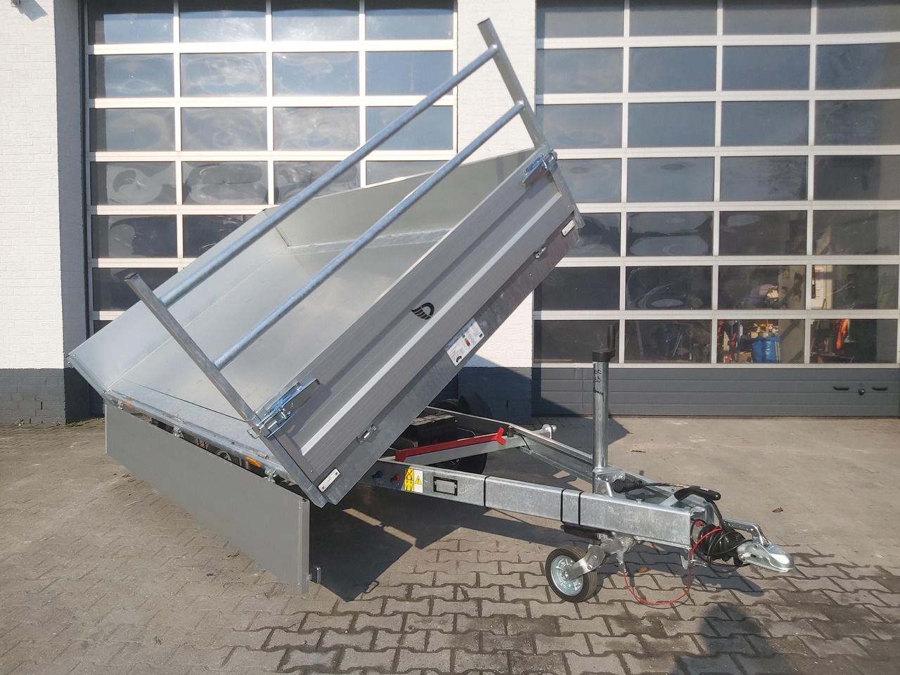 Cheval Liberte Debon Kipper PW 2.4 Basic Elektro 305x180x35cm 2600kg Modell 2024 - Remorque benne: photos 2 Cheval Liberte Debon Kipper PW 2.4 Basic Elektro 305x180x35cm 2600kg Modell 2024 - Remorque benne: photos 2