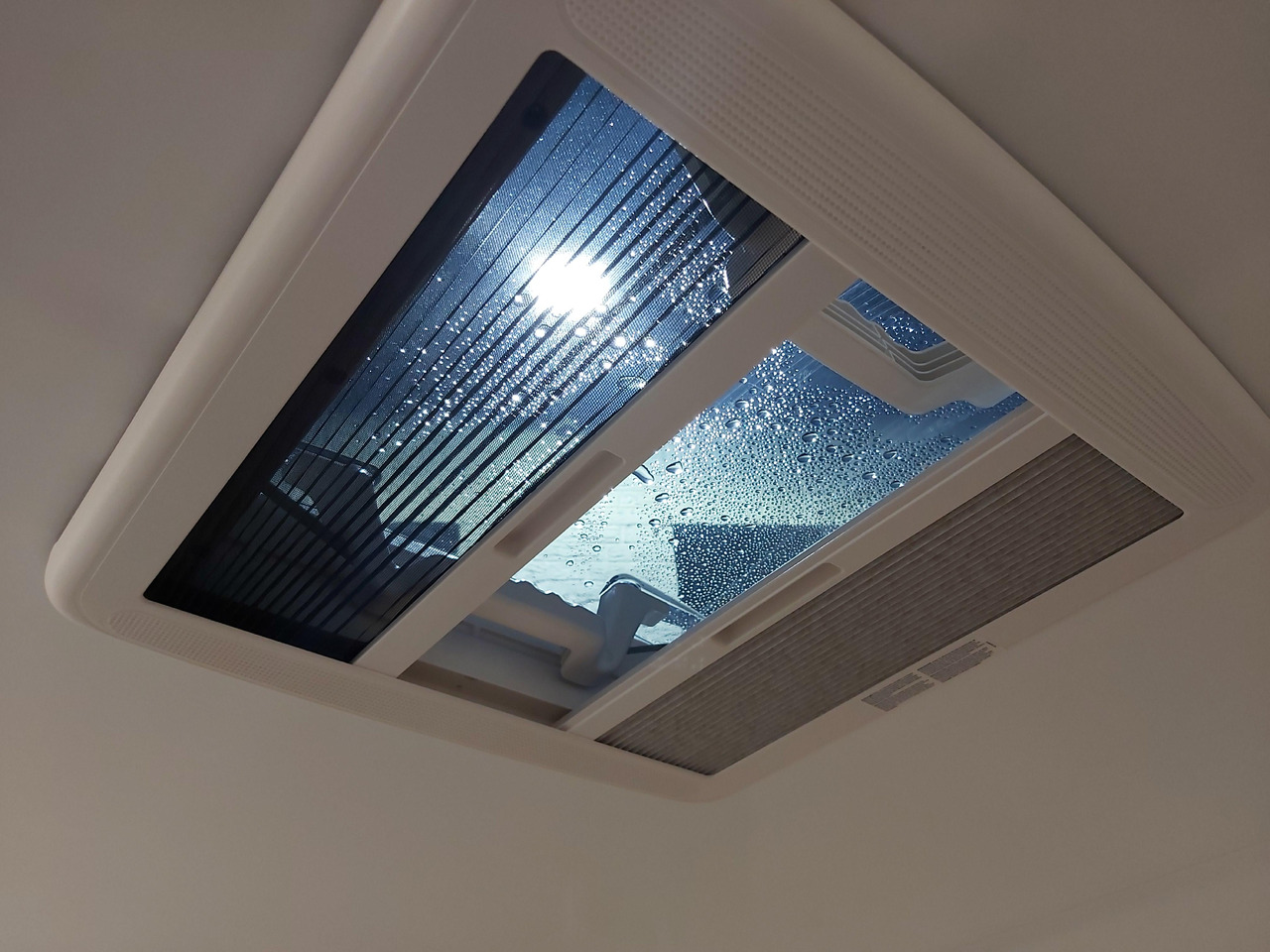 Caravane Koffer Sport Camp TFS 360.01 360x200x210cm aero Seitentür Heckrampe Fenster Bett (L) 100kmH 1300kg: photos 12