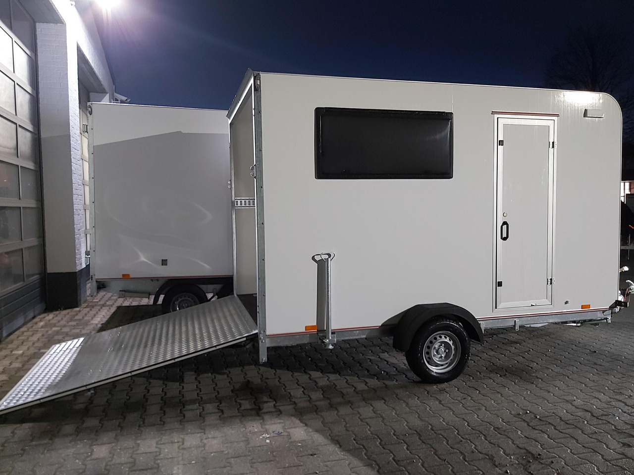 Caravane Koffer Sport Camp TFS 360.01 360x200x210cm aero Seitentür Heckrampe Fenster Bett (L) 100kmH 1300kg: photos 16