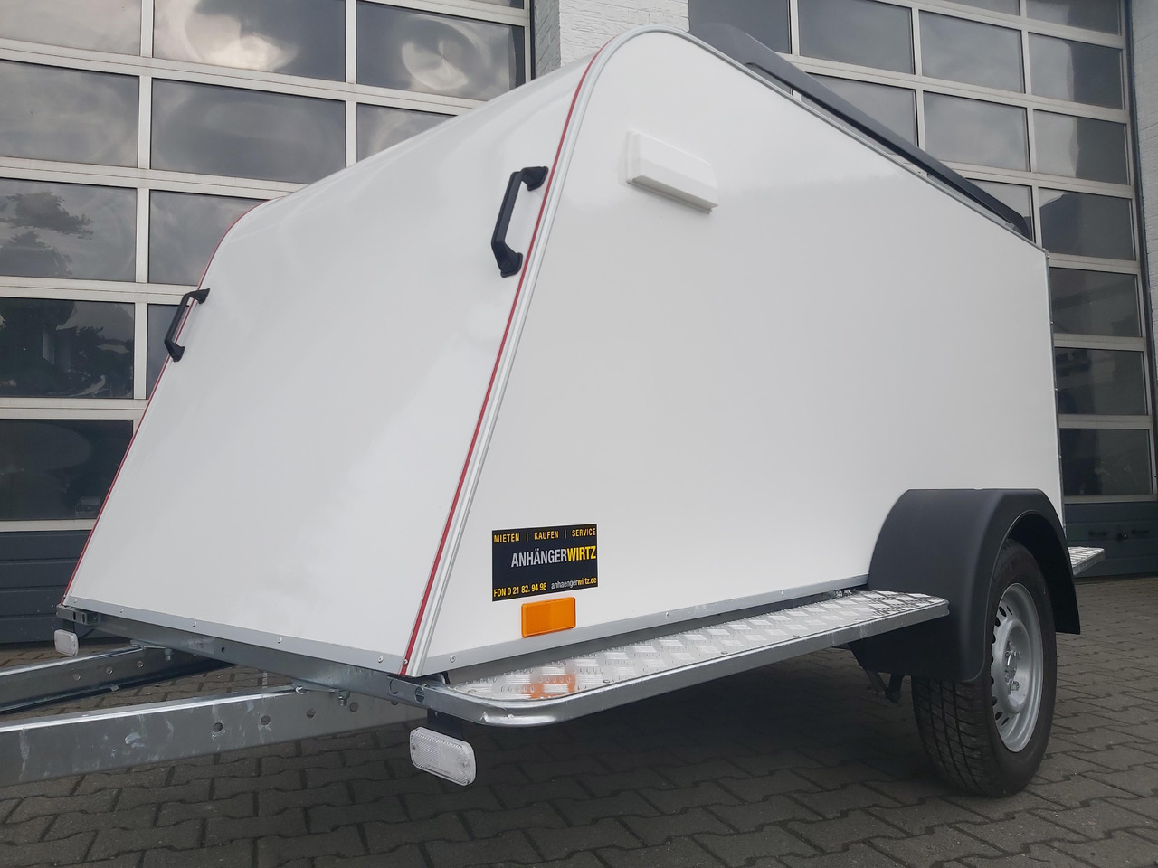 Kofferanhänger TF4 S Midi 250x110x90cm aerodynamisch Trittbretter Dachreling (S) 100km/H 750kg - Remorque fourgon: photos 4 Kofferanhänger TF4 S Midi 250x110x90cm aerodynamisch Trittbretter Dachreling (S) 100km/H 750kg - Remorque fourgon: photos 4