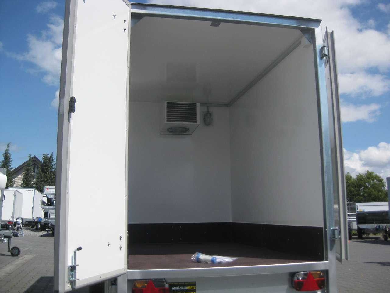 Kühlanhänger AZKF 1325/145 243x144x180cm GOVI 230 Volt Kühlaggregat 60 Frioliner Winter order 2025 - Remorque frigorifique: photos 5 Kühlanhänger AZKF 1325/145 243x144x180cm GOVI 230 Volt Kühlaggregat 60 Frioliner Winter order 2025 - Remorque frigorifique: photos 5