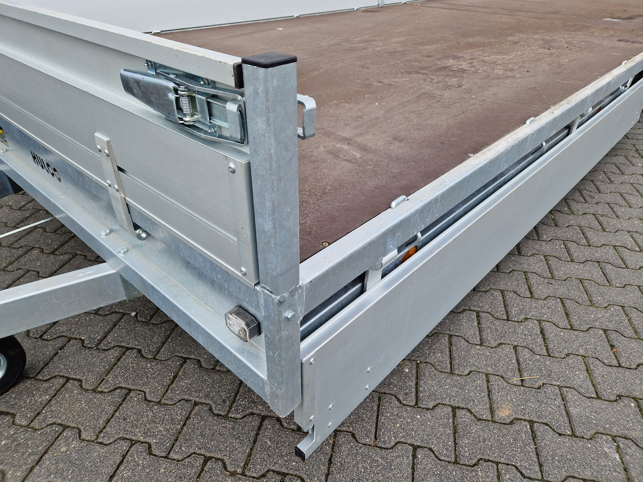 MEDAX 2-3500 611x223x30cm extrabreit niedrig Fahrwerk 12" (XXXL) 3500kg - Remorque plateau: photos 3 MEDAX 2-3500 611x223x30cm extrabreit niedrig Fahrwerk 12" (XXXL) 3500kg - Remorque plateau: photos 3