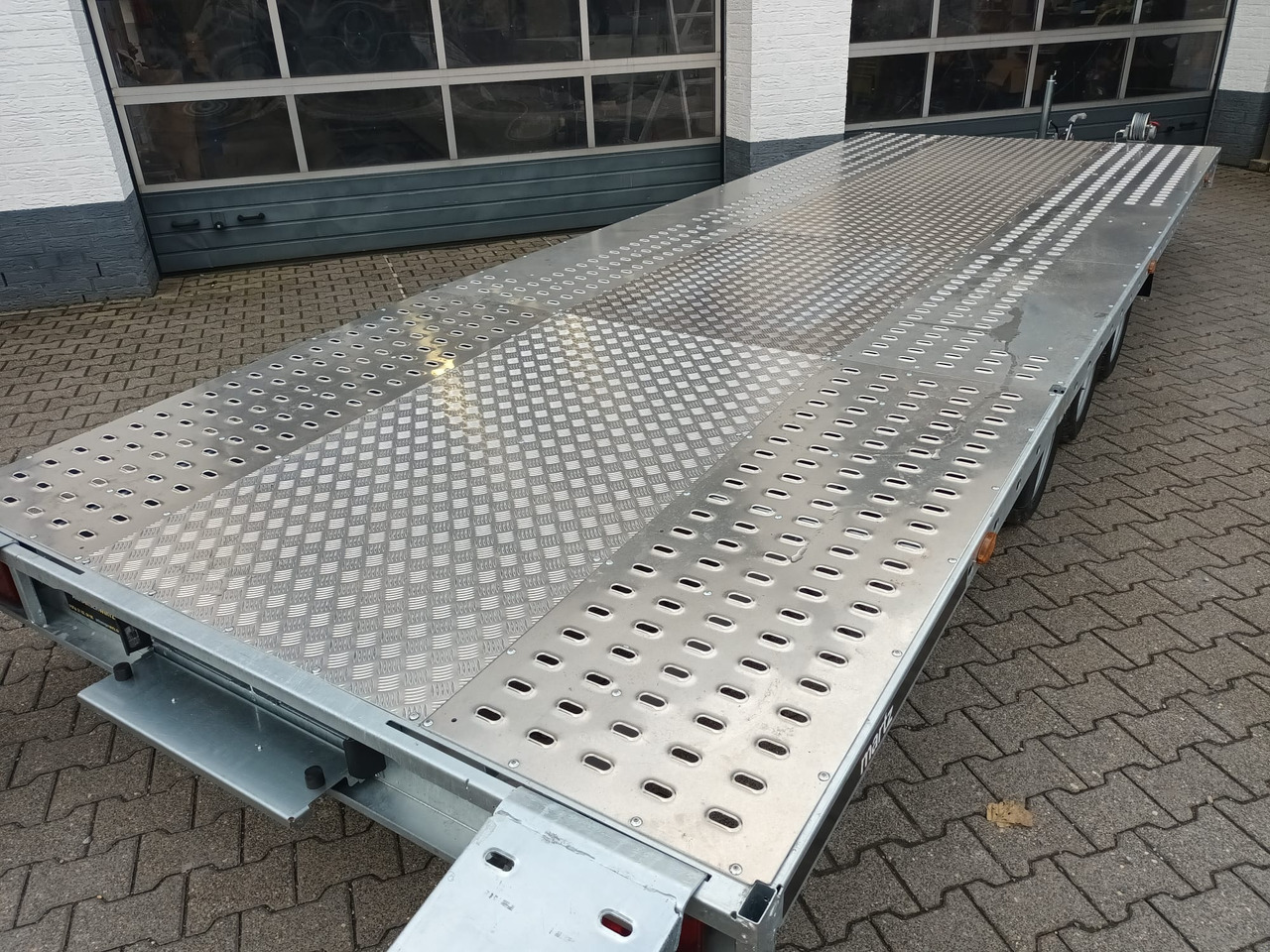 Martz GT UNIDECK PLUS 600/3 S 615x205cm Lohr Stahl & Aluboden Tridem 13" 3500kg - Remorque plateau: photos 3 Martz GT UNIDECK PLUS 600/3 S 615x205cm Lohr Stahl & Aluboden Tridem 13" 3500kg - Remorque plateau: photos 3