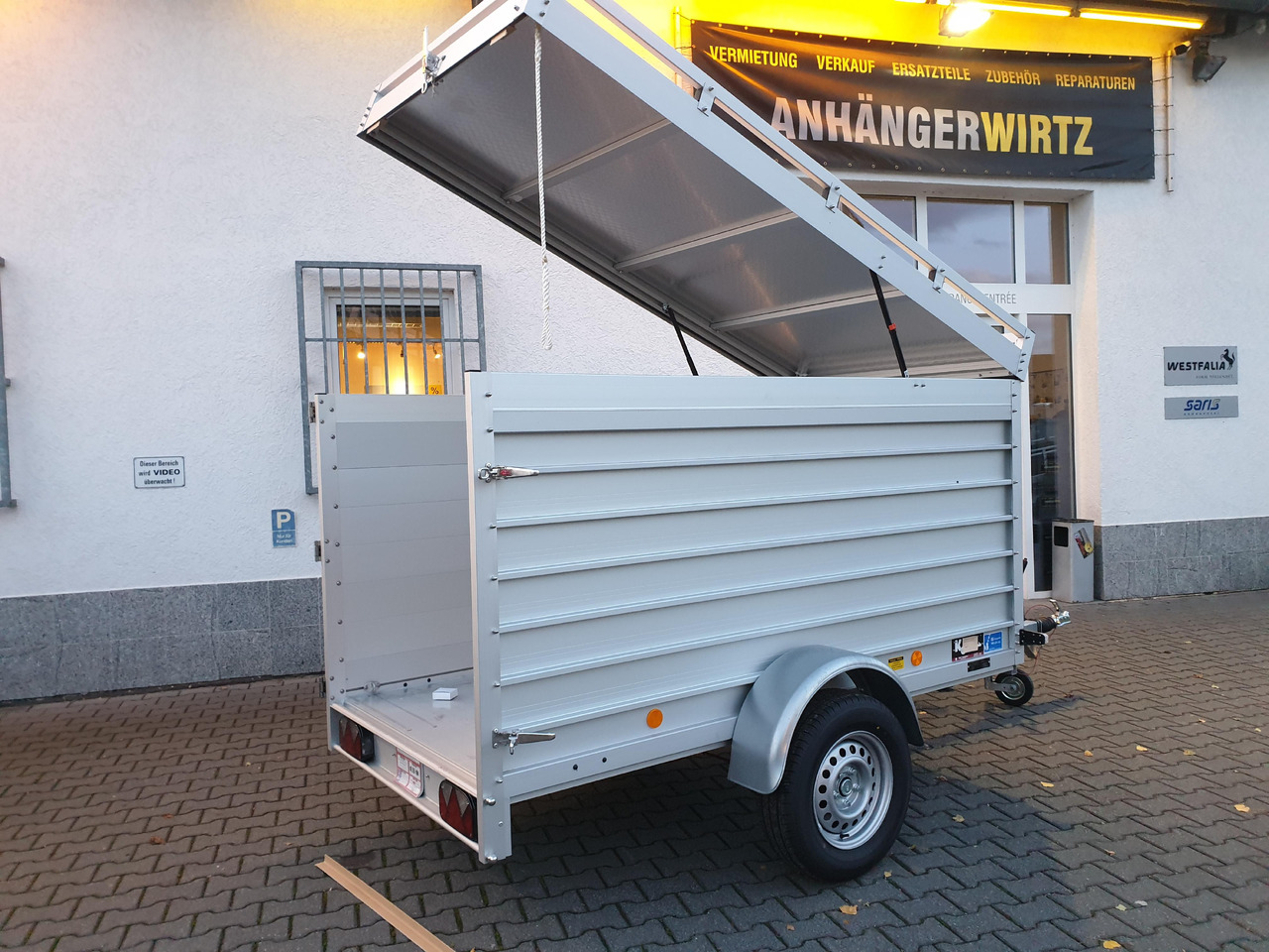 PKW Anhänger Koch Aluline 4.13 Deckel Hecktür Aluboden DV 250x125x125cm 1300kg 100 km/H Modell 23 - Remorque fourgon: photos 3 PKW Anhänger Koch Aluline 4.13 Deckel Hecktür Aluboden DV 250x125x125cm 1300kg 100 km/H Modell 23 - Remorque fourgon: photos 3