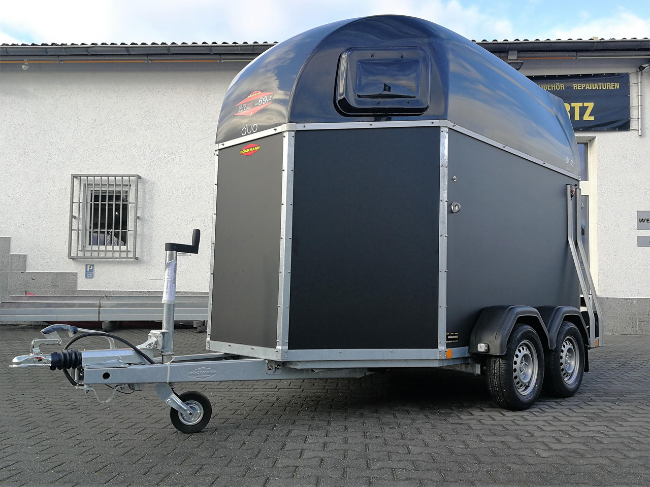 Pferdeanhänger Böckmann DUO Esprit silver black Haube schwarz 2400kg Modell 2024 - Van chevaux: photos 3 Pferdeanhänger Böckmann DUO Esprit silver black Haube schwarz 2400kg Modell 2024 - Van chevaux: photos 3