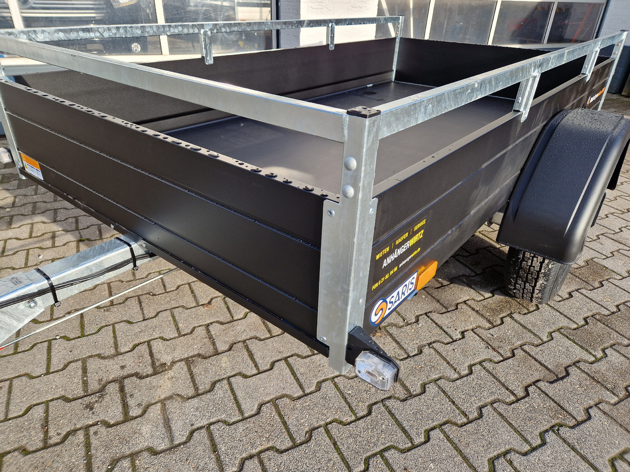 Saris Anhänger DV135 McAlu Pro MP 255x133x43cm blackline (S) 1350kg black deal Aktion - Remorque voiture: photos 2 Saris Anhänger DV135 McAlu Pro MP 255x133x43cm blackline (S) 1350kg black deal Aktion - Remorque voiture: photos 2