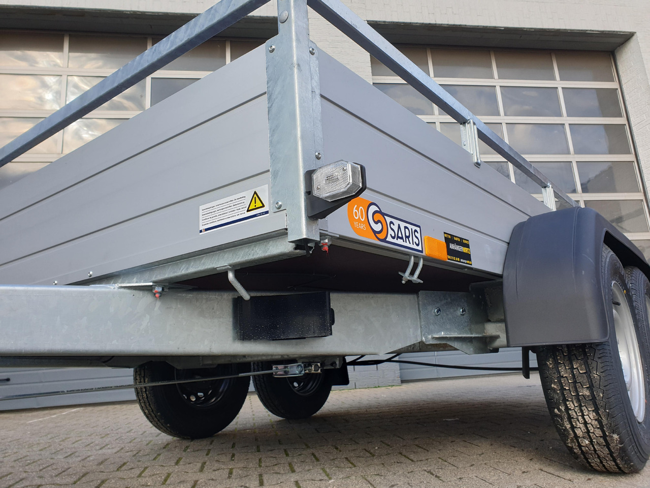 Saris Anhänger FW2700 McAlu Pro 305x153x45cm (M) 2700kg Winter online Aktion - Remorque plateau: photos 3 Saris Anhänger FW2700 McAlu Pro 305x153x45cm (M) 2700kg Winter online Aktion - Remorque plateau: photos 3