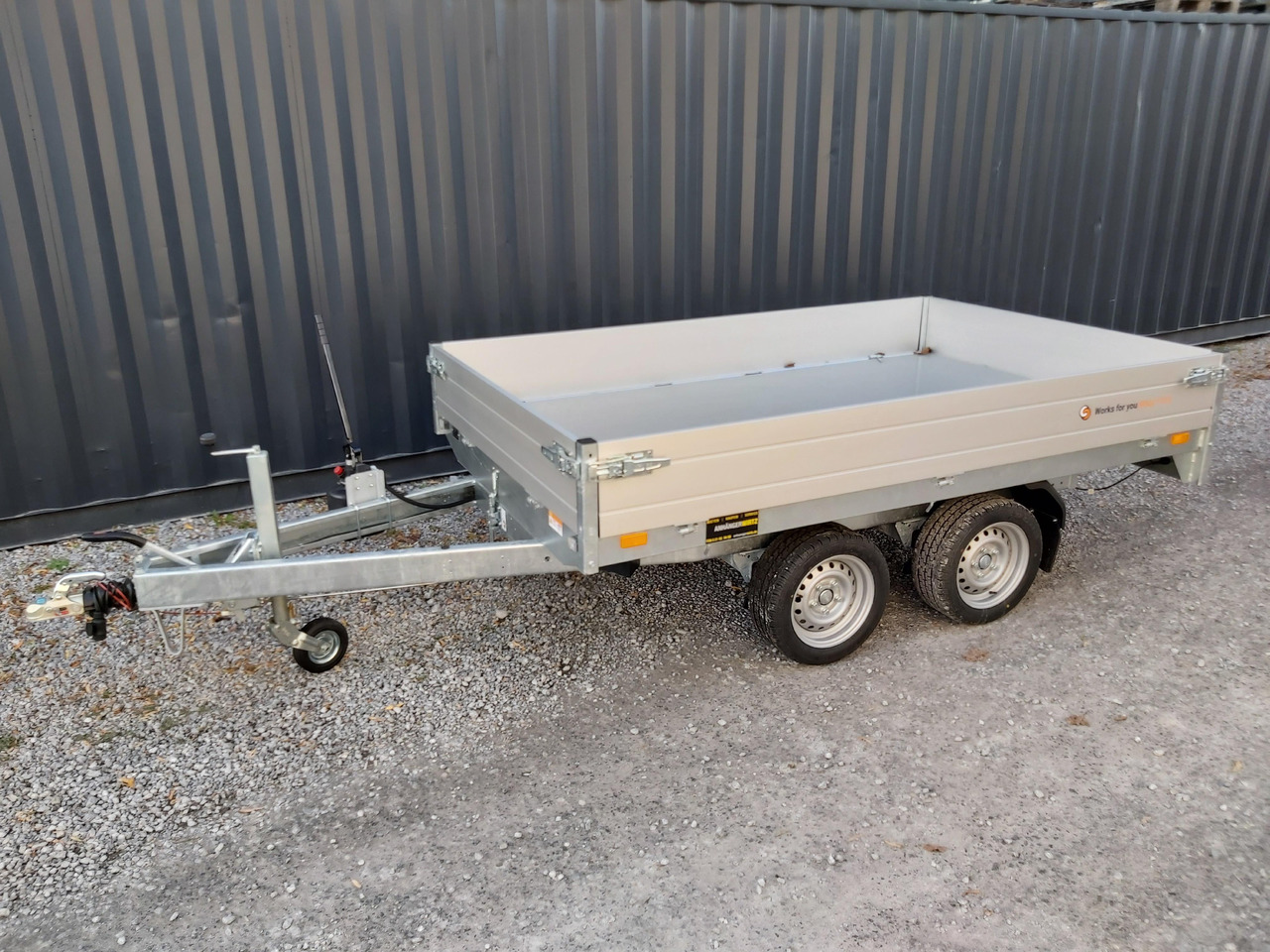 Saris Kipper K1 276 170 2700 2 276x170x30cm Handpumpe 13" 2700kg - Remorque benne: photos 1 Saris Kipper K1 276 170 2700 2 276x170x30cm Handpumpe 13" 2700kg - Remorque benne: photos 1