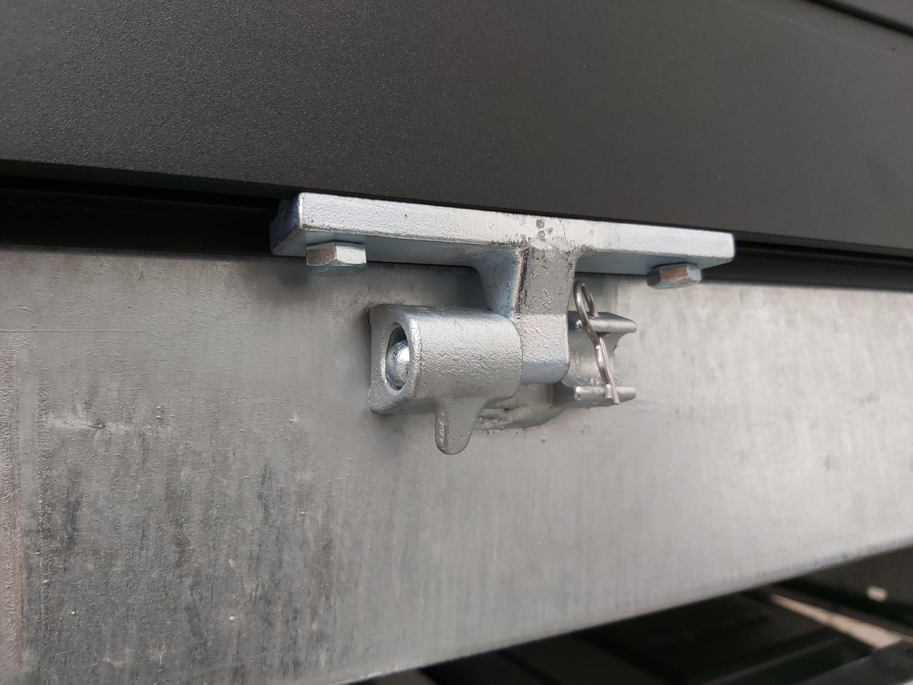 Remorque benne Saris Kipper K1 356 184 3500 2 E 356x184x35cm black Elektro&Not 13" (L) 3500kg preorder 2024: photos 10 Remorque benne Saris Kipper K1 356 184 3500 2 E 356x184x35cm black Elektro&Not 13" (L) 3500kg preorder 2024: photos 10