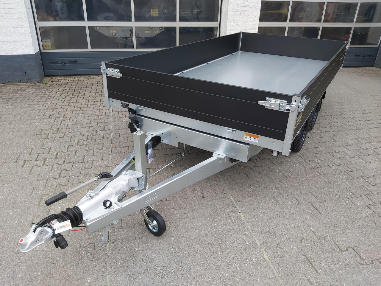 Remorque benne Saris Kipper K1 356 184 3500 2 E 356x184x35cm black Elektro&Not 13" (L) 3500kg preorder 2024: photos 11 Remorque benne Saris Kipper K1 356 184 3500 2 E 356x184x35cm black Elektro&Not 13" (L) 3500kg preorder 2024: photos 11