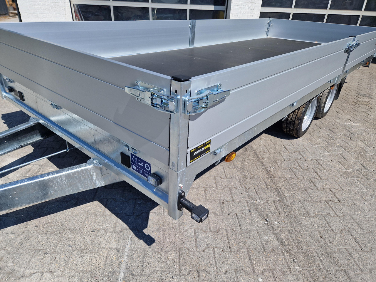 Saris PL HD 506 204 3500 2 506x204x35cm heavy duty LED Beleuchtung (XXL) Modell 2023 - Remorque plateau: photos 4 Saris PL HD 506 204 3500 2 506x204x35cm heavy duty LED Beleuchtung (XXL) Modell 2023 - Remorque plateau: photos 4
