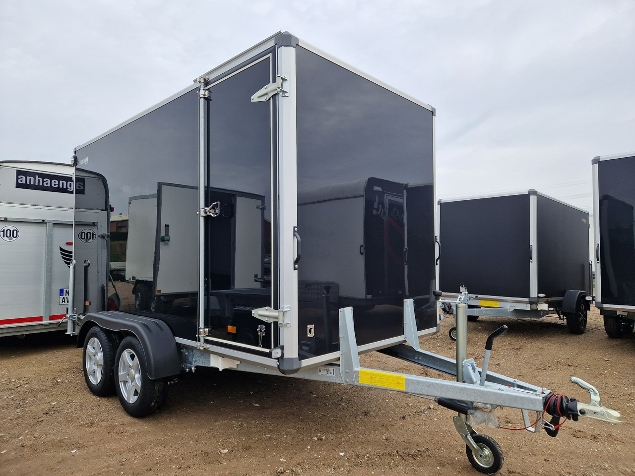 Variant 2517 C4 Edition black 346x168x188cm Seitentür Alufelgen 2500kg 100km/H - Remorque fourgon: photos 2 Variant 2517 C4 Edition black 346x168x188cm Seitentür Alufelgen 2500kg 100km/H - Remorque fourgon: photos 2