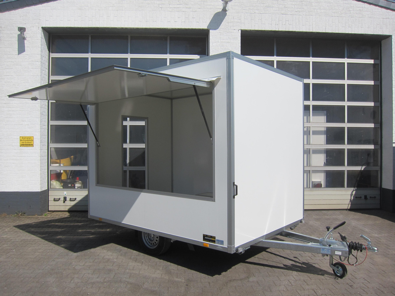 Verkaufsanhänger VKE 1330/206 300cm 1 Verkaufsklappe Multi Leerwagen Hecktür (M) 1300kg Ausstellung - Remorque magasin: photos 1 Verkaufsanhänger VKE 1330/206 300cm 1 Verkaufsklappe Multi Leerwagen Hecktür (M) 1300kg Ausstellung - Remorque magasin: photos 1
