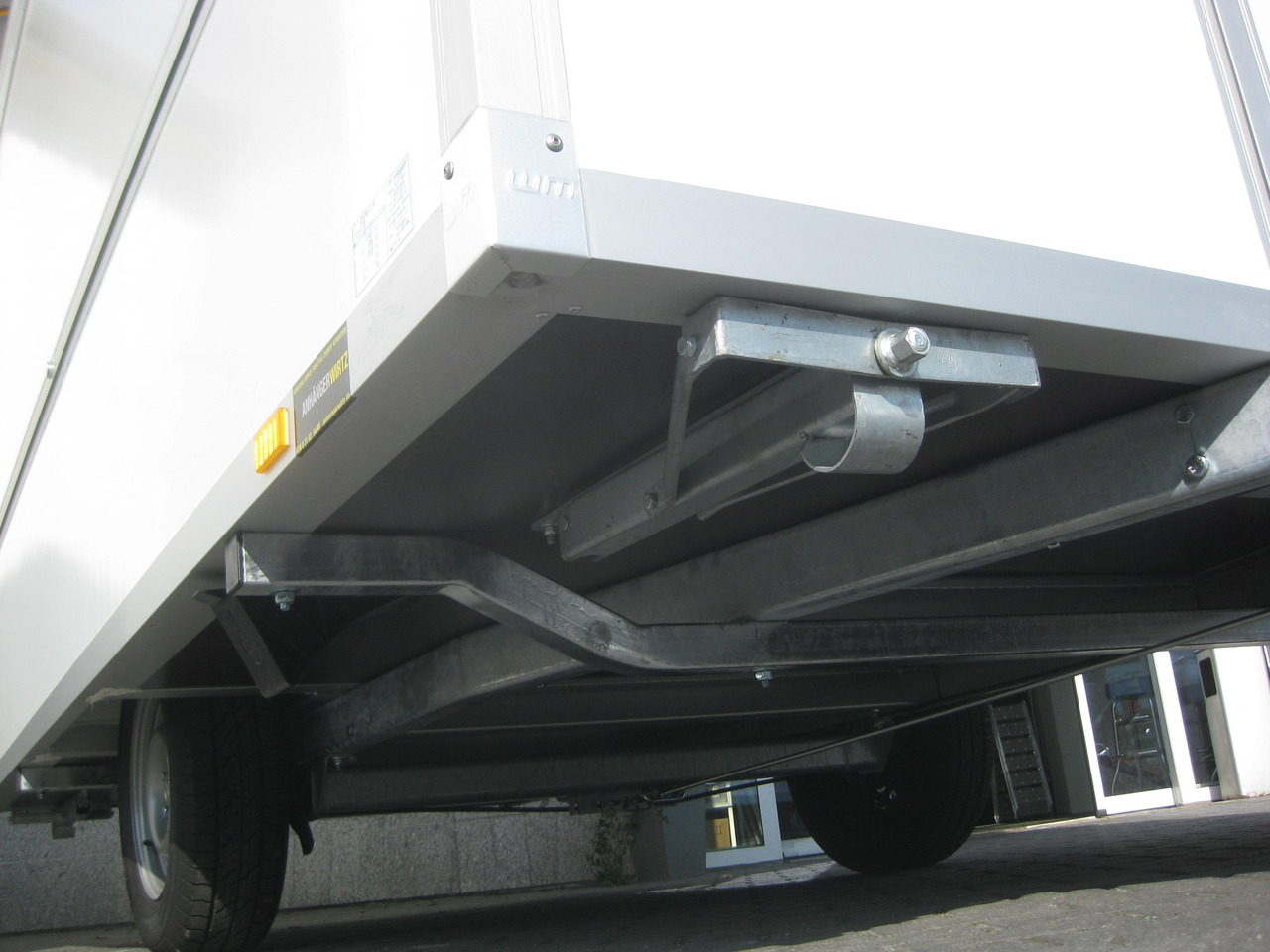 Verkaufsanhänger VKE 1337/206 370cm 1 Verkaufsklappe Multi Leerwagen (L) 1300kg Modell 2024 - Remorque magasin: photos 5 Verkaufsanhänger VKE 1337/206 370cm 1 Verkaufsklappe Multi Leerwagen (L) 1300kg Modell 2024 - Remorque magasin: photos 5