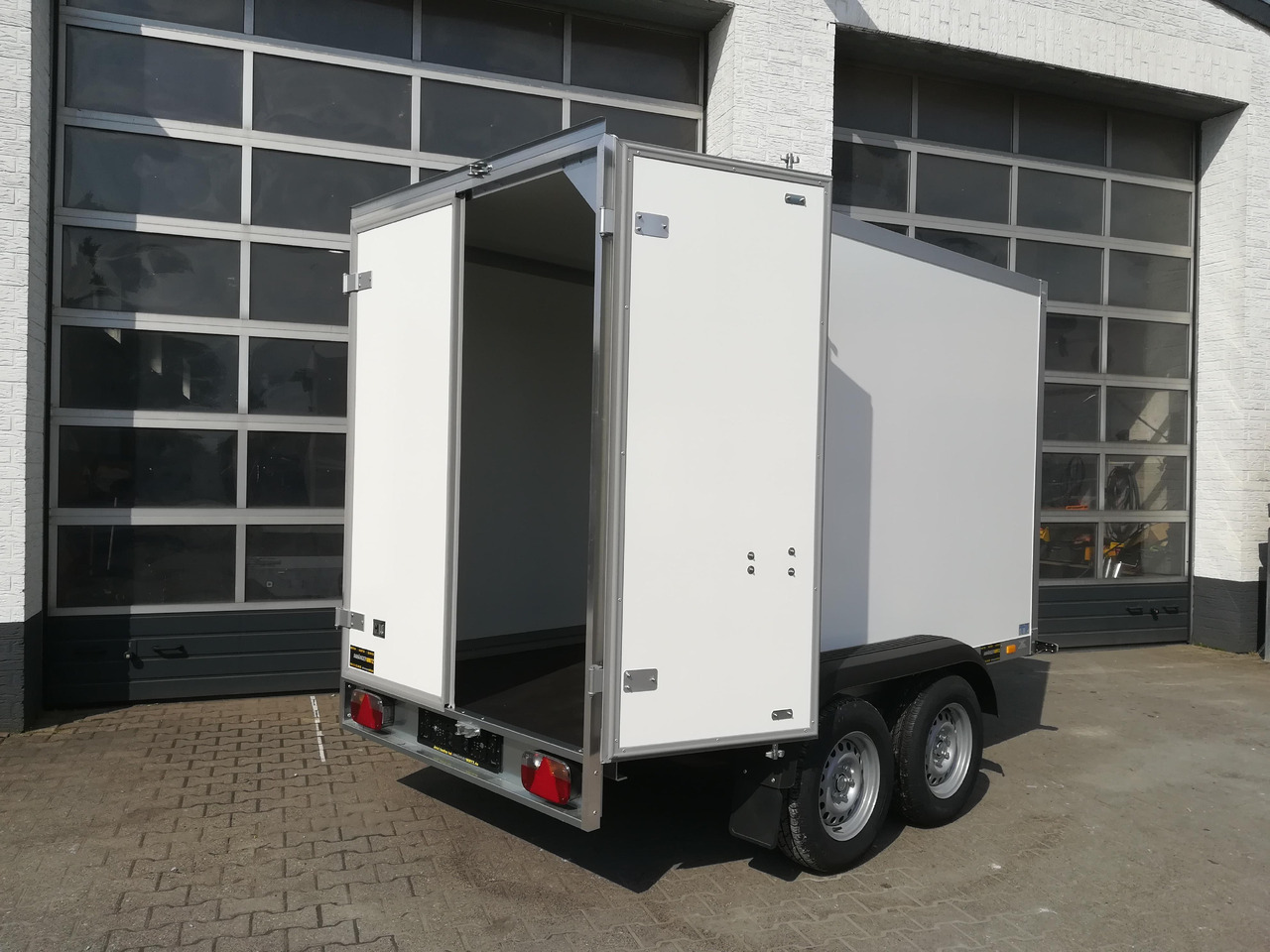 WM Meyer Koffer AZ 2730/151 S30 301x151x185cm (M) 2700kg Januar Aktion - Remorque fourgon: photos 4 WM Meyer Koffer AZ 2730/151 S30 301x151x185cm (M) 2700kg Januar Aktion - Remorque fourgon: photos 4