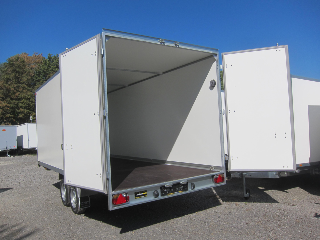 WM Meyer Kofferanhänger AZHLC 2750/210 S40 501x210x205cm (XXL) 2700kg - Remorque fourgon: photos 4 WM Meyer Kofferanhänger AZHLC 2750/210 S40 501x210x205cm (XXL) 2700kg - Remorque fourgon: photos 4