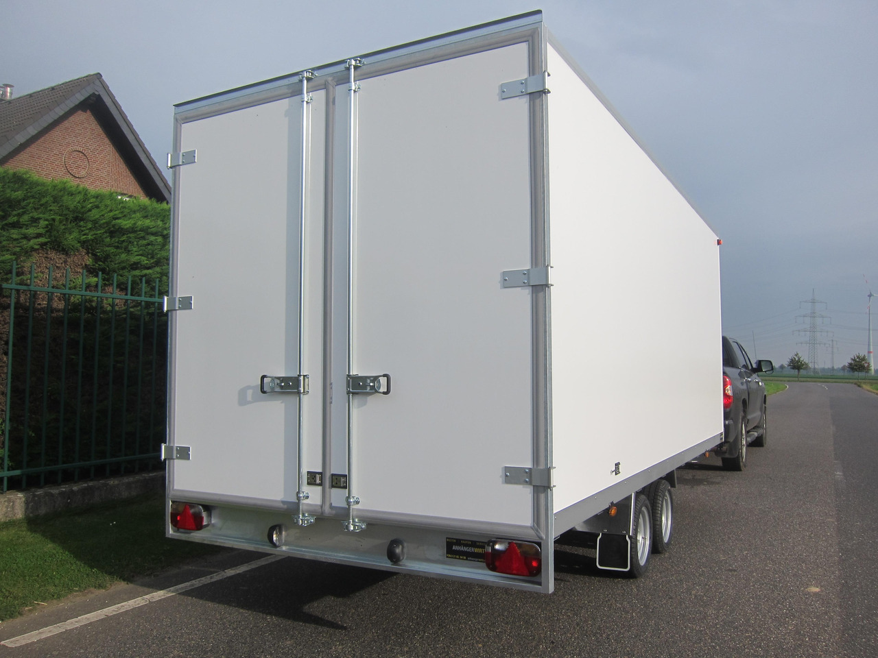 WM Meyer Kofferanhänger AZHLC 2750/210 S40 501x210x205cm niedrig Fahrgestell 13" (XXL) 2700kg - Remorque fourgon: photos 5 WM Meyer Kofferanhänger AZHLC 2750/210 S40 501x210x205cm niedrig Fahrgestell 13" (XXL) 2700kg - Remorque fourgon: photos 5