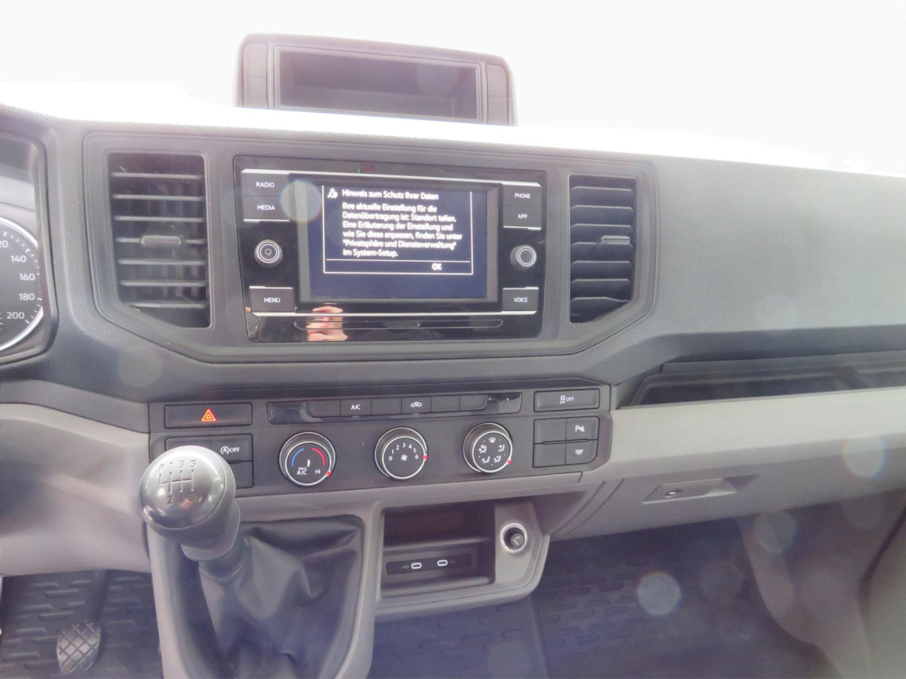 VOLKSWAGEN Crafter 35 L3H3 Kasten Euro6 Klima ZV - Fourgon utilitaire: photos 3 VOLKSWAGEN Crafter 35 L3H3 Kasten Euro6 Klima ZV - Fourgon utilitaire: photos 3