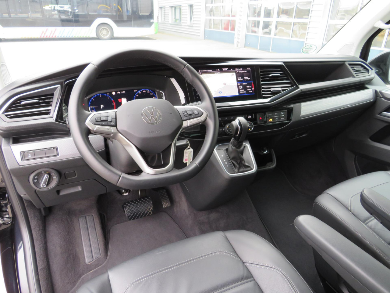 Voiture VOLKSWAGEN T6.1 Multivan Comfortline Edition Court Bluetooth: photos 8