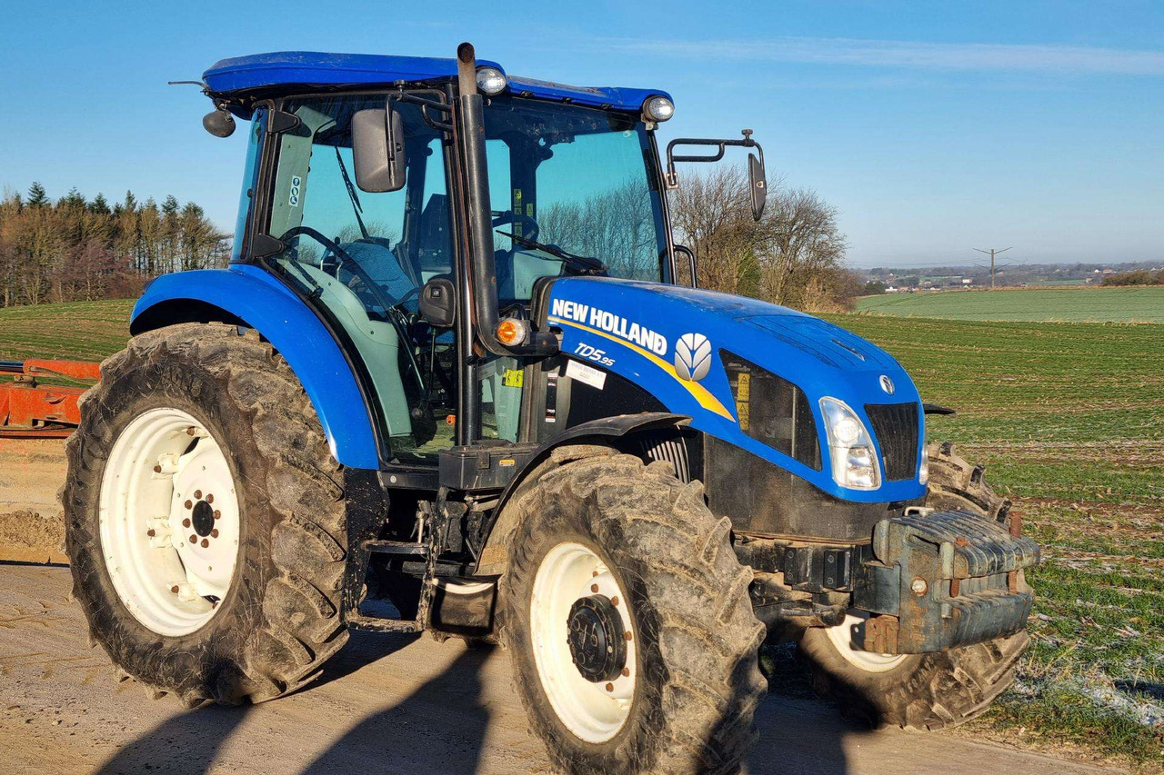 New Holland TD 5.95 - Tracteur agricole: photos 5 New Holland TD 5.95 - Tracteur agricole: photos 5