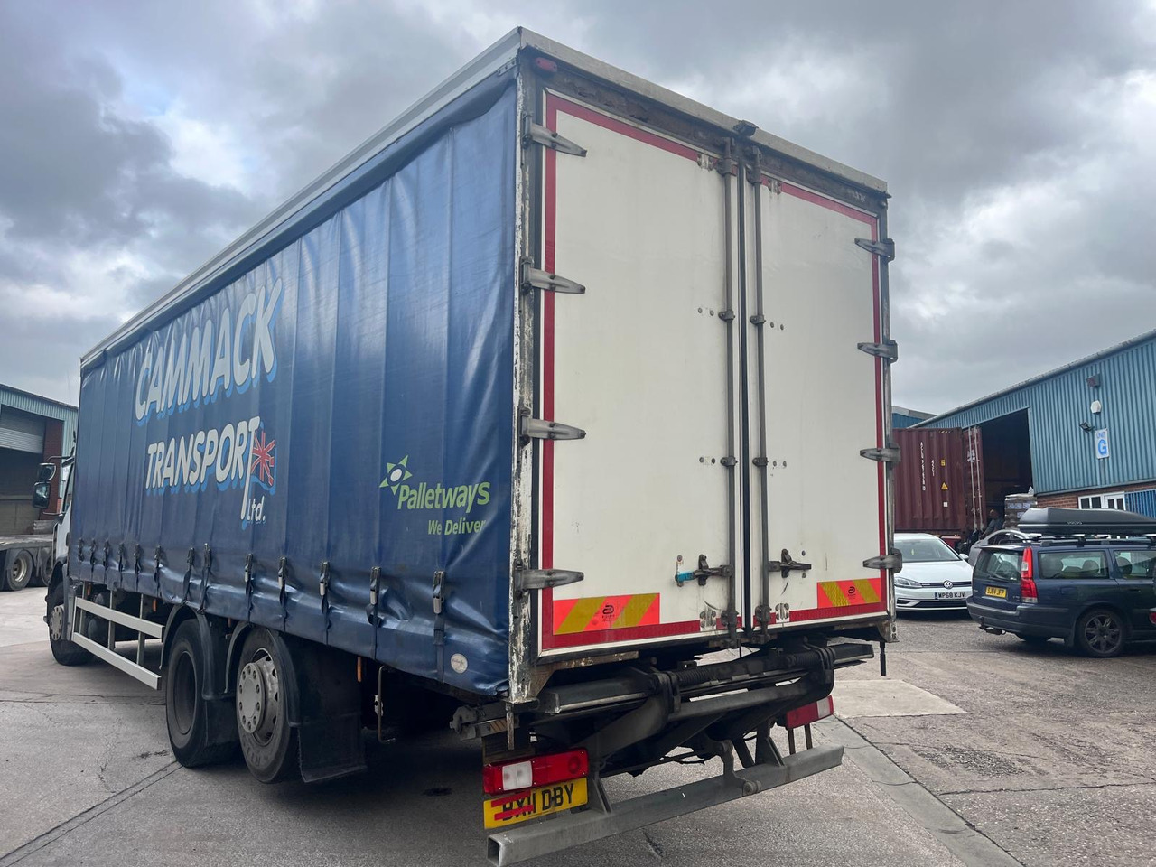 Renault Premium - Camion à rideaux coulissants: photos 4 Renault Premium - Camion à rideaux coulissants: photos 4