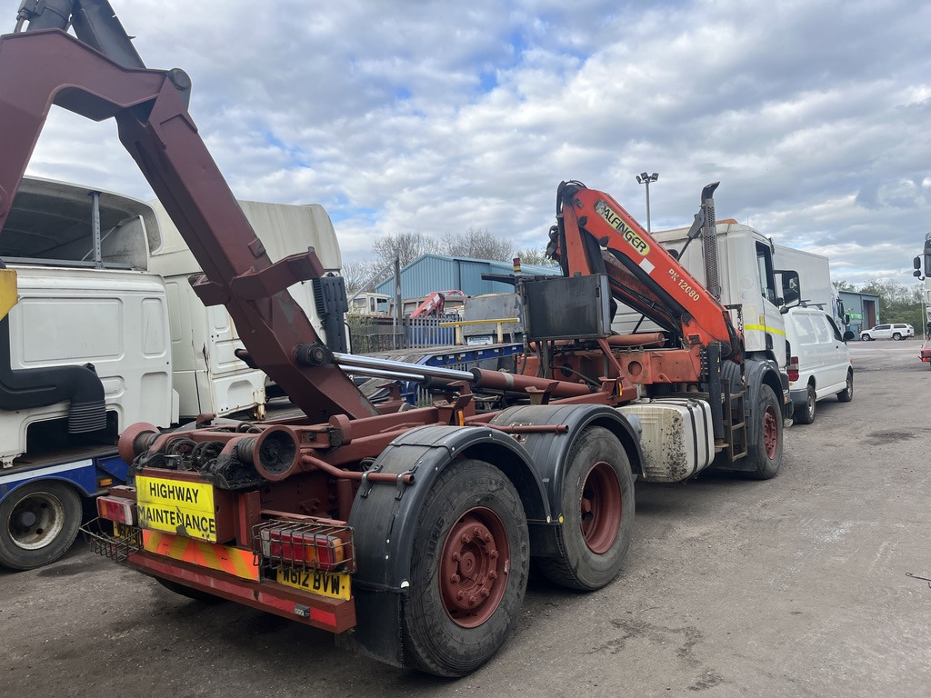 Scania 94D 260 6x2 Rigid - Camion ampliroll, Camion grue: photos 5 Scania 94D 260 6x2 Rigid - Camion ampliroll, Camion grue: photos 5