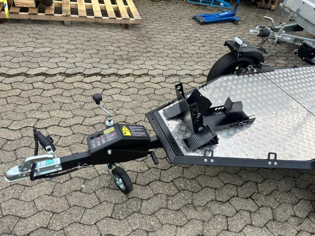 Lorries Motorradanhänger MT-1, 0,75 to. 245 x 99 cm, Alu-Felgen - Remorque pour moto: photos 3 Lorries Motorradanhänger MT-1, 0,75 to. 245 x 99 cm, Alu-Felgen - Remorque pour moto: photos 3