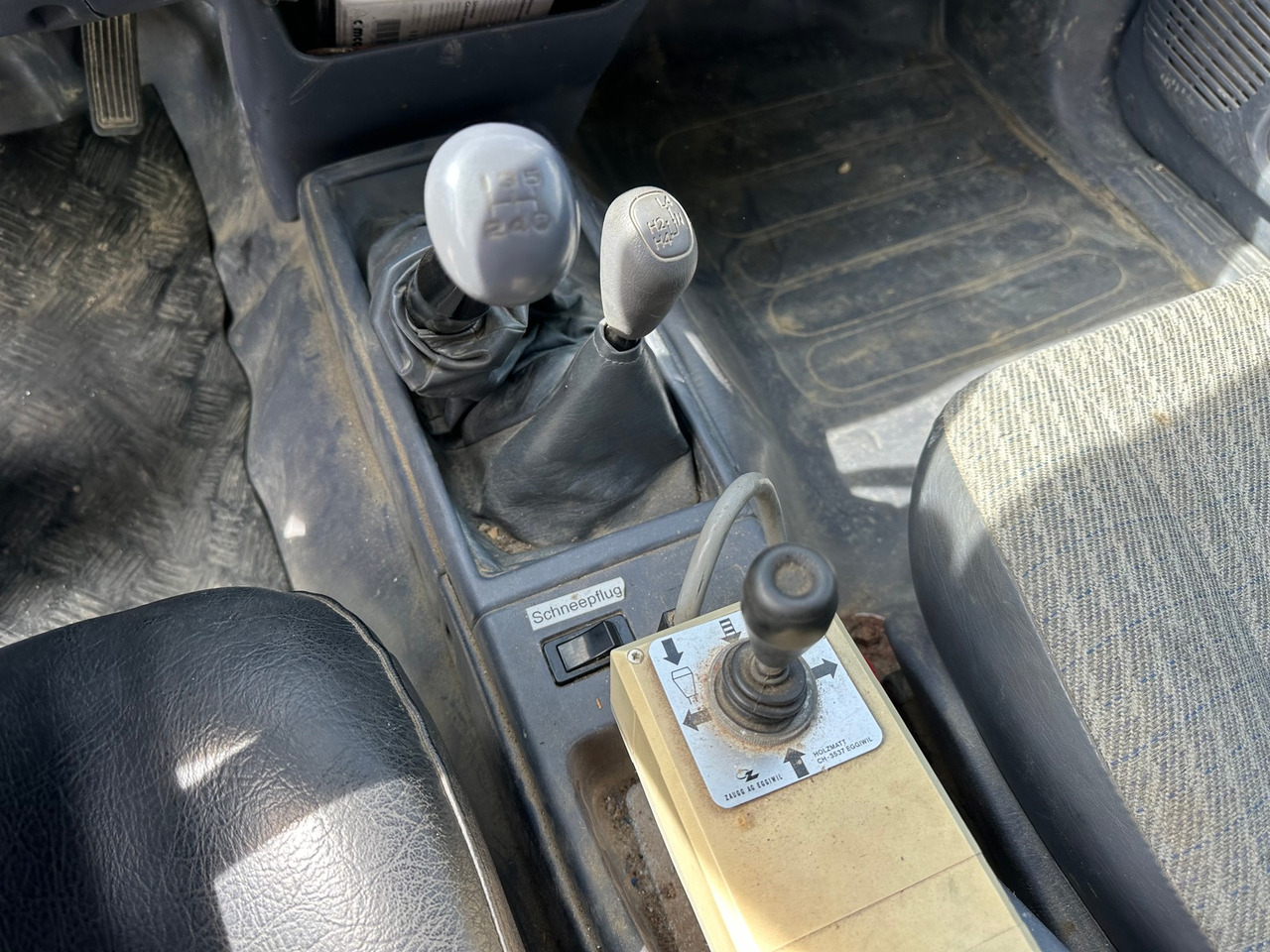 TOYOTA Hilux 4WD 4x4 Winterdienst Kipper - Utilitaire benne: photos 5 TOYOTA Hilux 4WD 4x4 Winterdienst Kipper - Utilitaire benne: photos 5