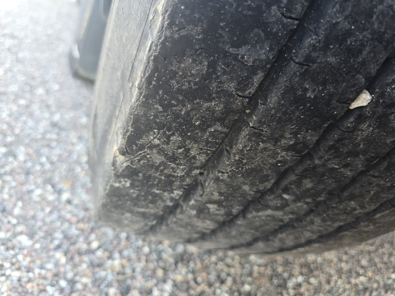 Camion porte-voitures IVECO 260S33: photos 11