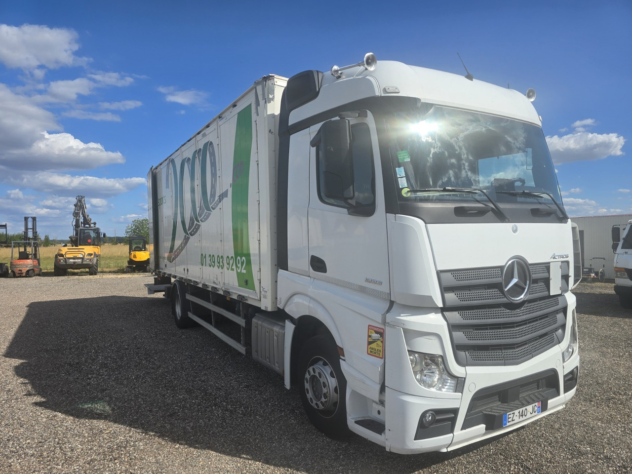 MERCEDES-BENZ 1833 - Camion fourgon: photos 3 MERCEDES-BENZ 1833 - Camion fourgon: photos 3