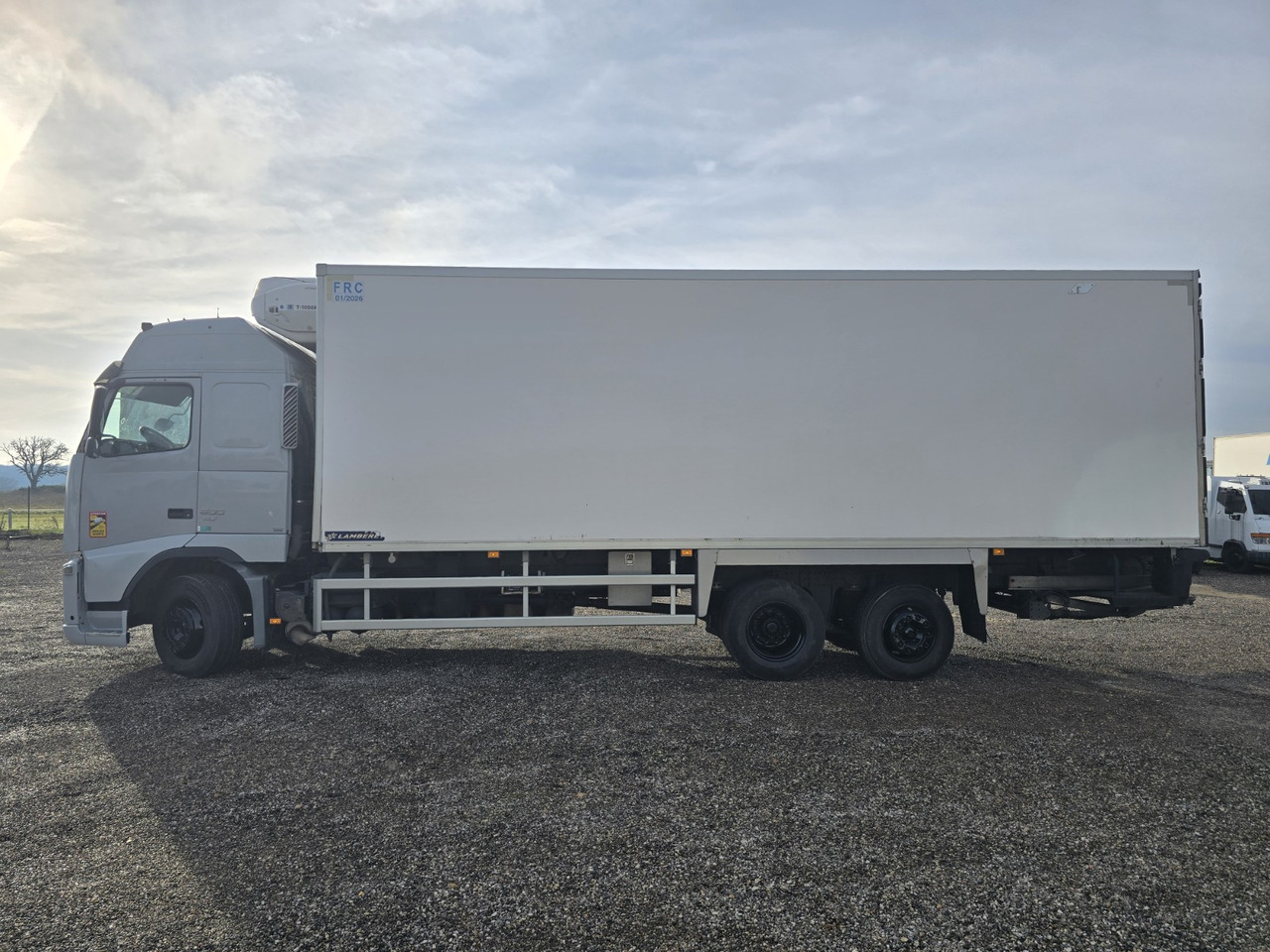 VOLVO FH500 - EEV - 6x2 - Steering Axle - Frigo - Meat Rail - Camion frigorifique: photos 3 VOLVO FH500 - EEV - 6x2 - Steering Axle - Frigo - Meat Rail - Camion frigorifique: photos 3