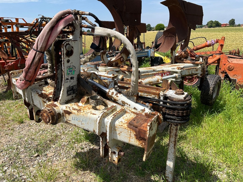 ERMO FSV2/102 - Charrue: photos 1 ERMO FSV2/102 - Charrue: photos 1