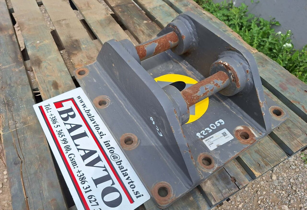 Attachment plate - Attache rapide pour Pelle: photos 2 Attachment plate - Attache rapide pour Pelle: photos 2