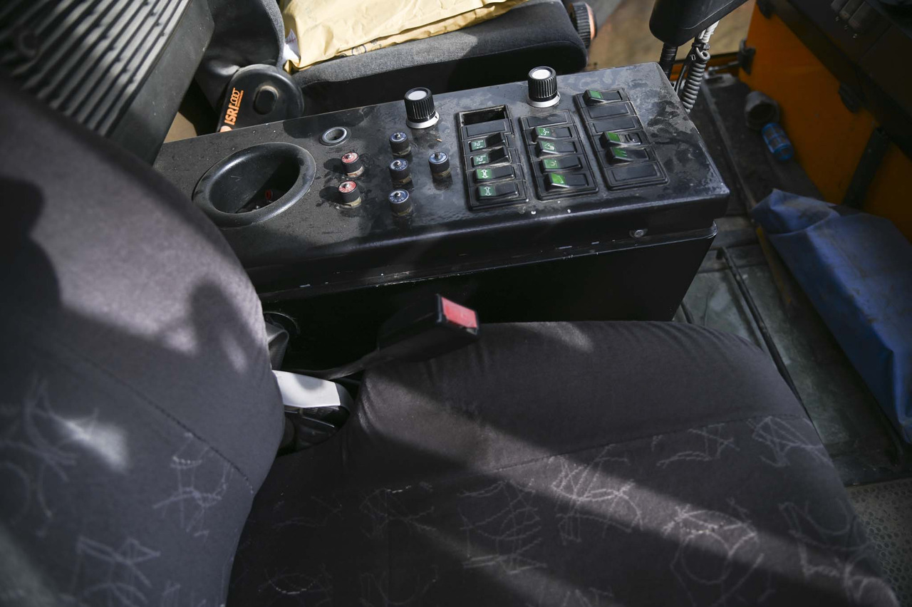 Bucher Schorling CC 5000 City Cat - Balayeuse de voirie: photos 3 Bucher Schorling CC 5000 City Cat - Balayeuse de voirie: photos 3