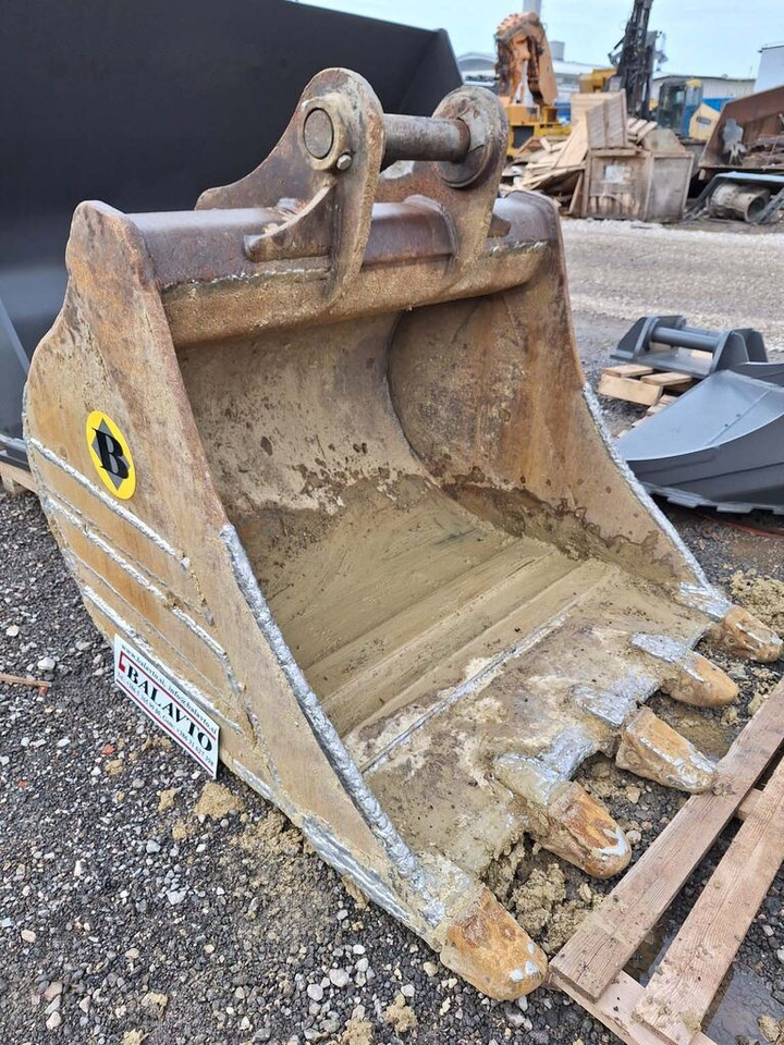 Digging bucket 1300 mm - Godet pour pelle: photos 2 Digging bucket 1300 mm - Godet pour pelle: photos 2