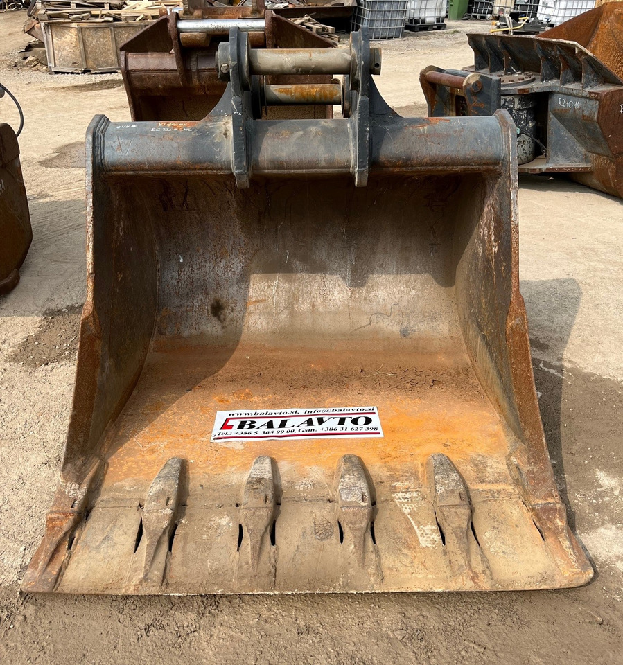 Digging bucket 1500 mm - Godet pour pelle: photos 1 Digging bucket 1500 mm - Godet pour pelle: photos 1
